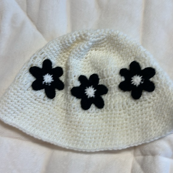 **SOLD** Crochet Black Floral White Hat - Picture 2 of 3
